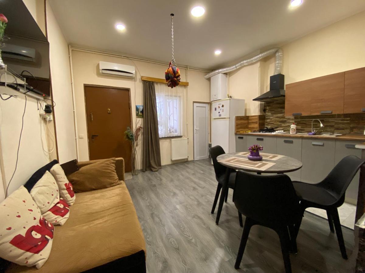 Downtown-Home In The Heart Of Old Tbilisi Bagian luar foto